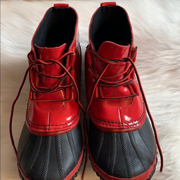 Sorel Shoes - Sorel women’s Ankle Rain boots size 9 1/2